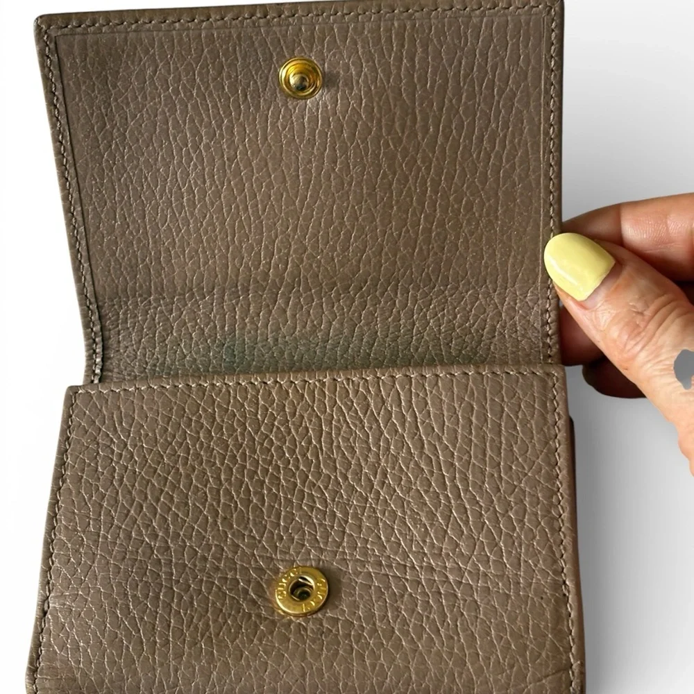 Gucci Taupe Pebbled Leather Wallet with Gold Double G - Picture 2 of 15